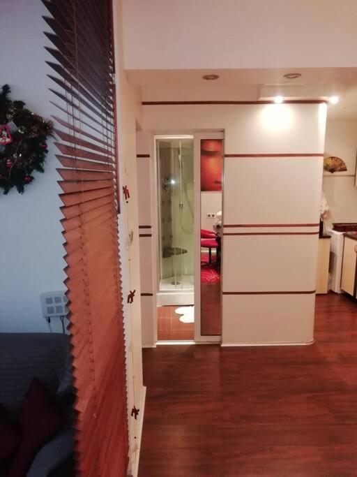 Sofia Zen - On Metro, Ultra Fast Wi-Fi Apartman Kültér fotó
