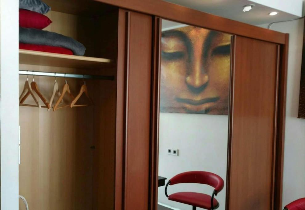 Sofia Zen - On Metro, Ultra Fast Wi-Fi Apartman Kültér fotó